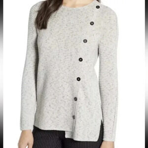 Nic+Zoe petite shape up button accent crew neck long sleeve grey sweater PP